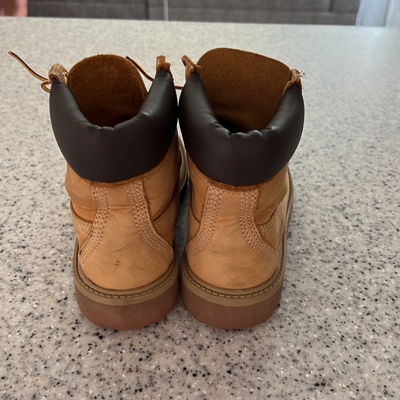 Girls Timberland Boots - Picture 3 of 5